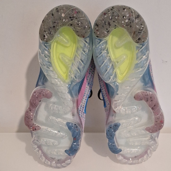 Nike Air Vapor Max Sneakers - Picture 7 of 7